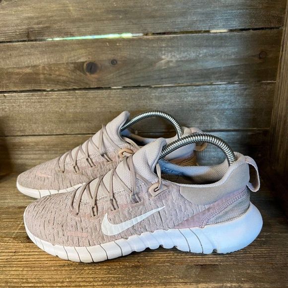 Womens Nike Free RN 5.0 Platinum Violet Athletic Running Shoes Sneakers Size 8 M - Picture 2 of 6